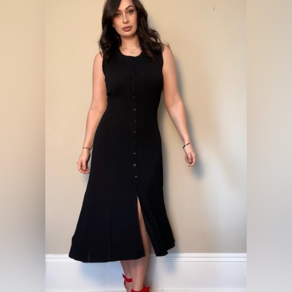 Elie Tahari Dresses & Skirts - NWT Elie Tahari Black Ribbed Knit Midi Dress Gold Logo Buttons Size M